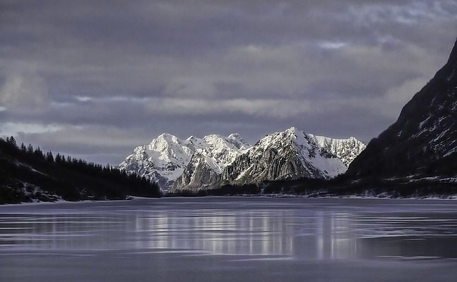 This Week’s Backcountry News – December 21-27, 2015 lofoten, norway - pixabay