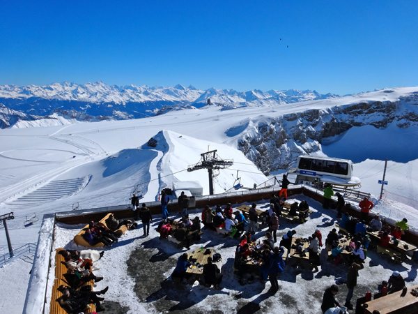 Couple Missing Since 1942 Found In Shrinking Glacier In Swiss Alps Glacier 3000, Switzerland