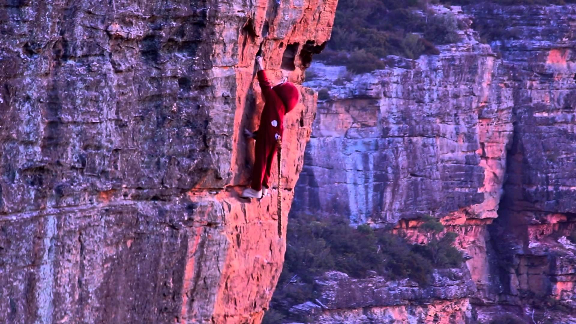 Monkey In Wonderland: Guy In Monkey Suit Free Solos Wonderland In Australia