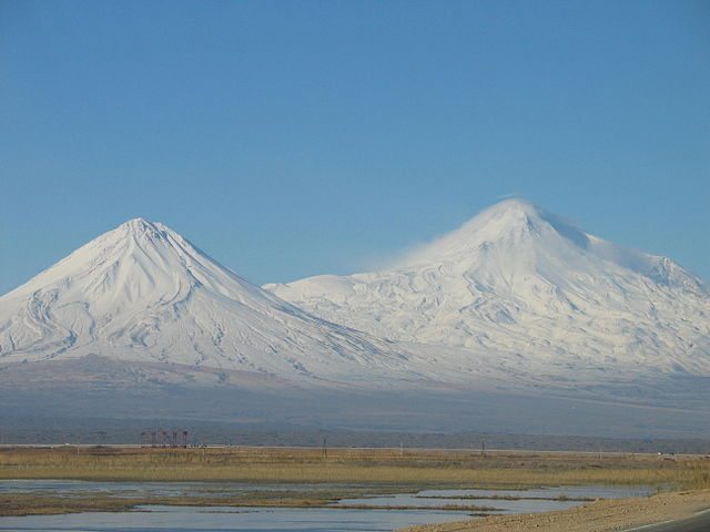 Mount Ararat | By Cemil1280 - <span class="int-own-work" lang="en" xml:lang="en">Own work</span>, <a href="http://artlibre.org/licence/lal/en" title="Free Art License">FAL</a>, <a href="https://commons.wikimedia.org/w/index.php?curid=11985326">Link</a>