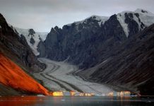 What Is The Largest National Park In The World? Franz Josef Fjord, Greenland National Park | By Jerzy Strzelecki - Own work, CC BY-SA 3.0, Link