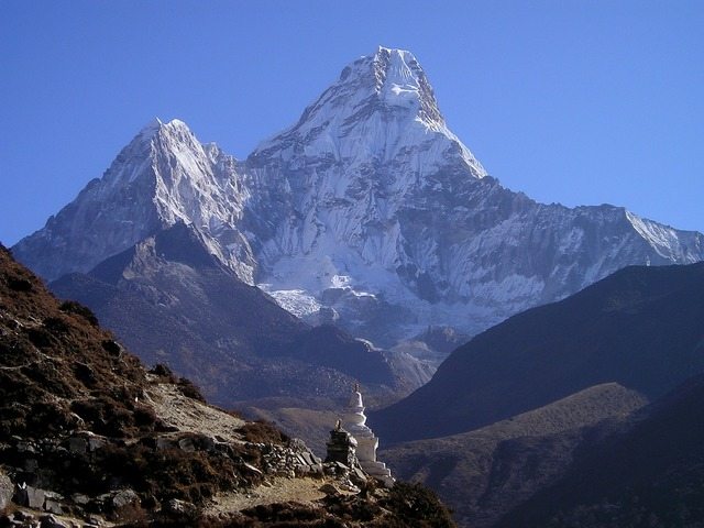 Earthquake Triggered Avalanche Kills Sherpa Guide On Ama Dablam In Nepal Ama Dablam | Pixabay Image