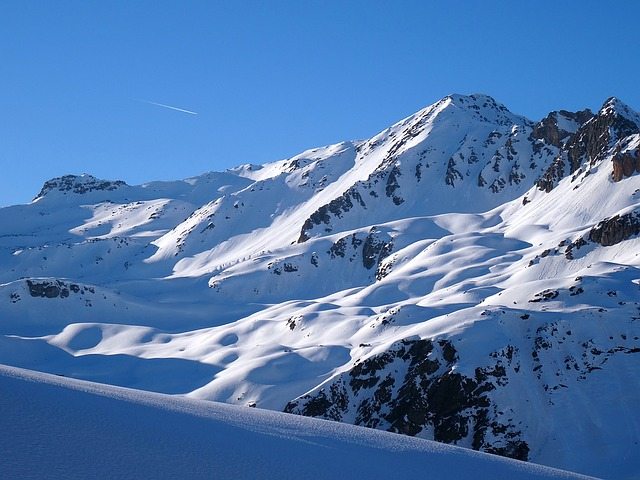 Russian Skier Killed In Off Piste Avalanche in Valfréjus In Savoie, France Valfréjus, France | Pixabay Image
