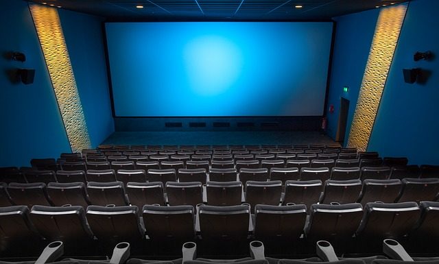 Watch All 2017-2018 Ski Movie Trailers Right Now Movie Theater | Pixabay Image