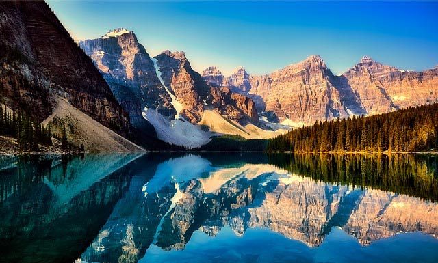 This Week’s Mountain News – July 16-22, 2018 Moraine Lake, Alberta, Canada | Pixabay Image