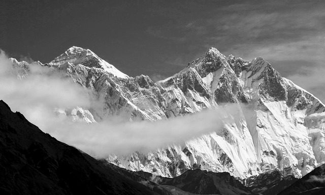 Nelson And Morrison Make First Descent Of The Dream Line On 8,156-Meter Lhotse Everest & Lhotse | Pixabay Image