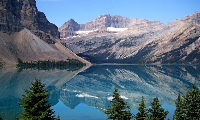 This Week’s Mountain News – December 10-16, 2018 Bow Lake, Canadian Rockies | Pixabay Image